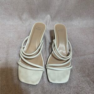 A New Day White Strappy Mule Sandals‎ Women’s Size 8.5 Minimalist Square Heels